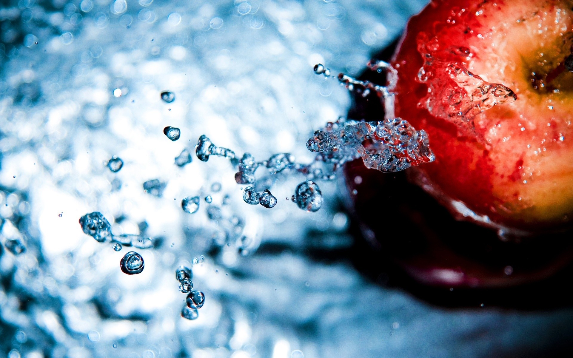 chute humide eau splash pluie bulle propre sous-marin la propreté liquide boire mouvement rosée gouttes ondulation déversoir clair froid turquoise nature