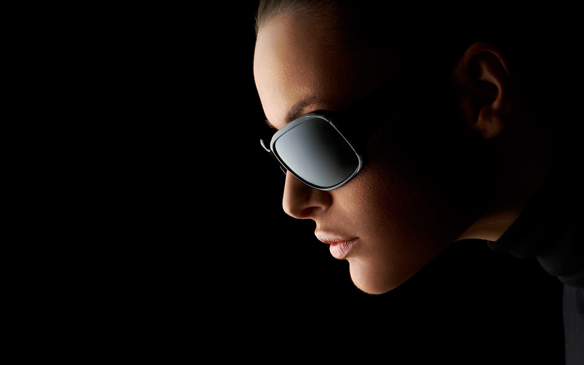 portrait fille sombre visage femme enfant un studio homme mode adulte lunettes de soleil