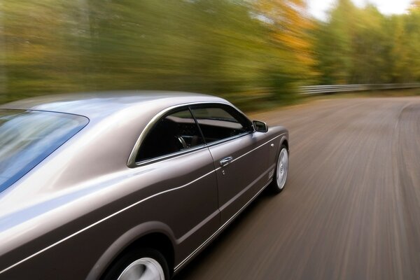 Photos de gris Bentley en mouvement