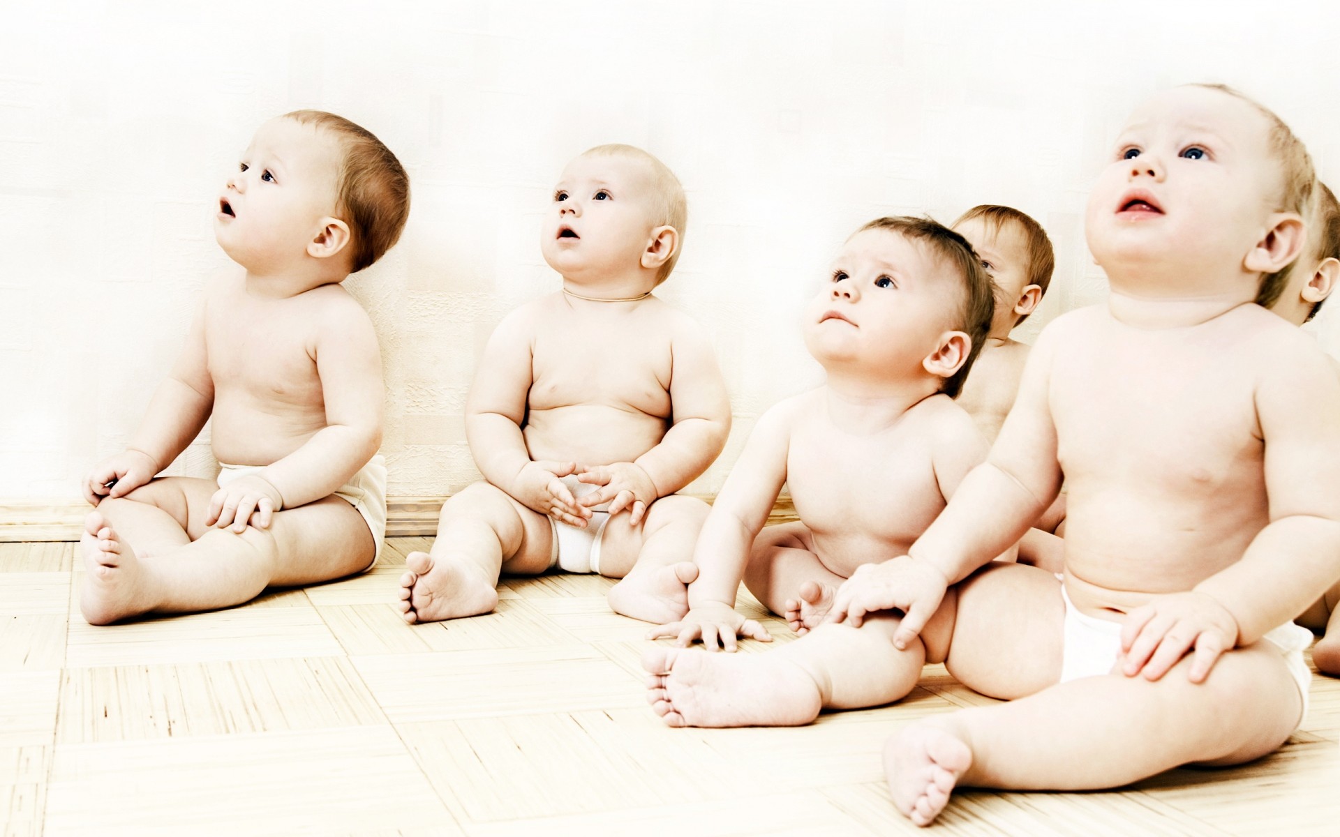 bébé enfant garçon nu peu mignon fille enfants garçons