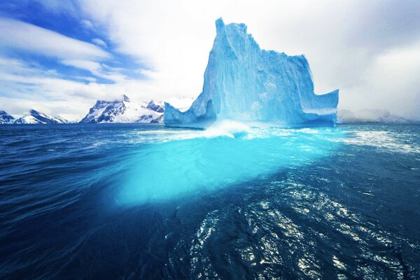 Beau paysage de glacier sur fond d océan