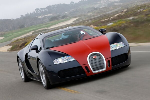 Voiture Bugatti noire dans la publicité