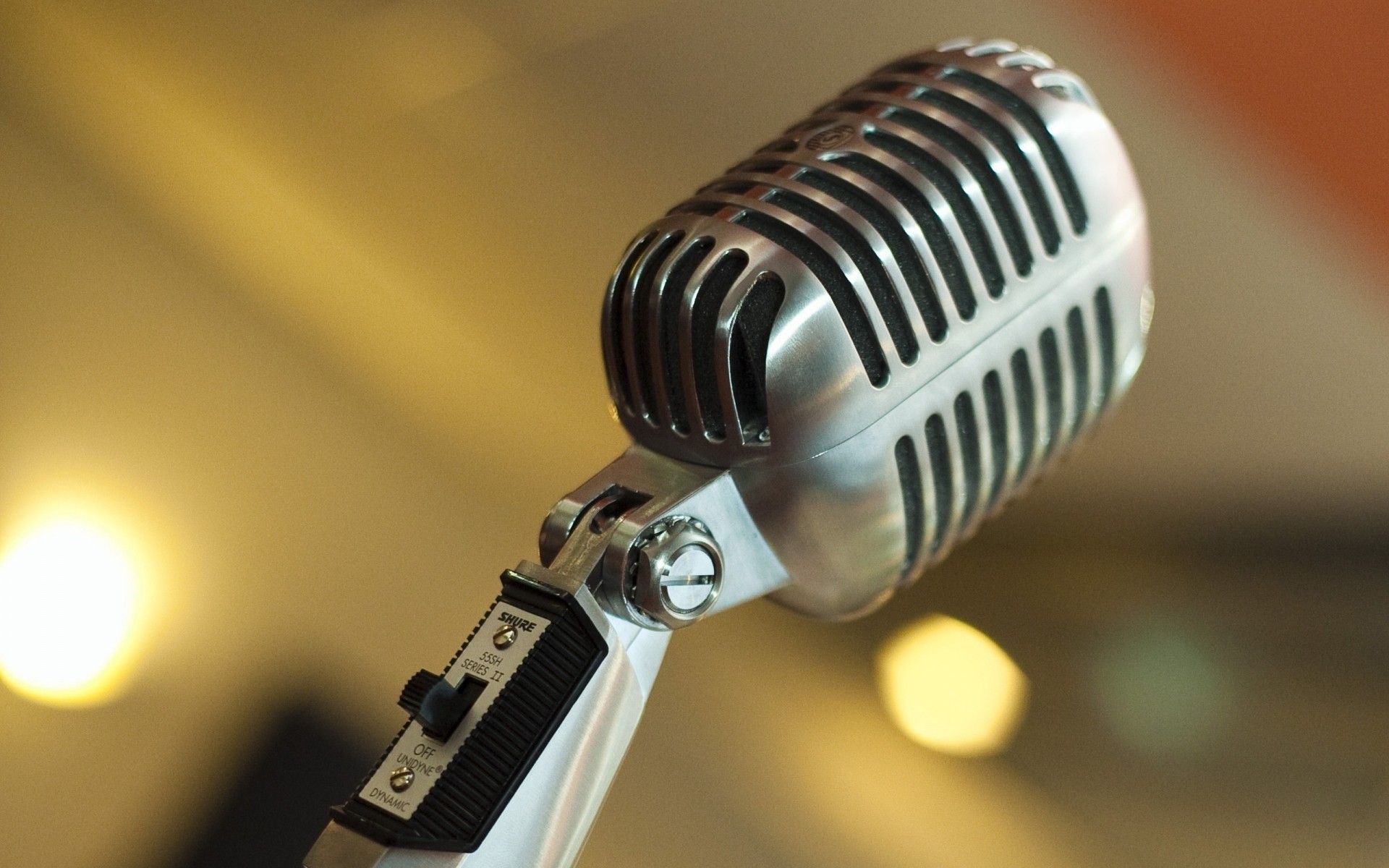 musique son karaoké enregistrement phonographe microphone équipement technologie électronique voix pop flou instrument chrome électricité classique concert