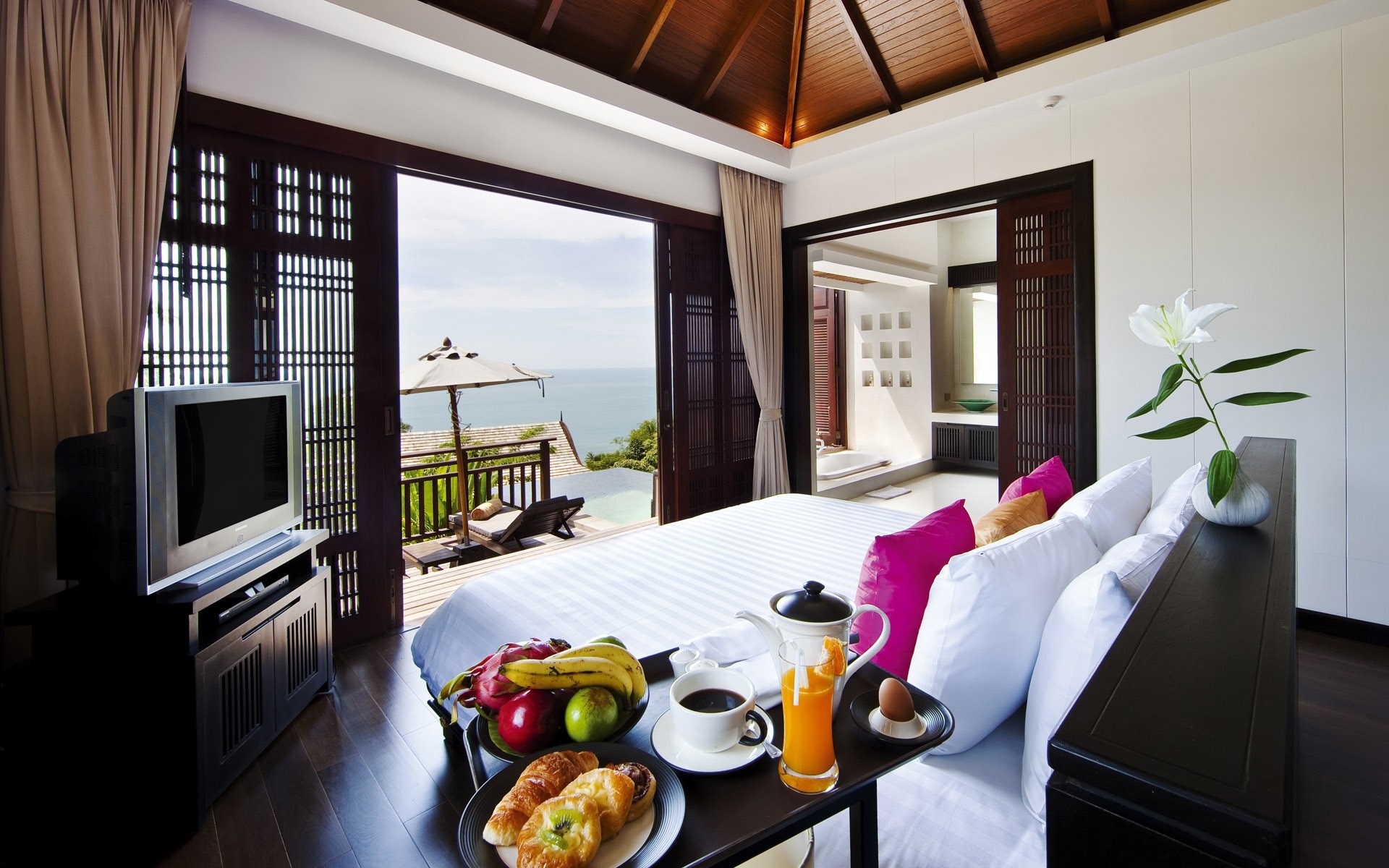 table intérieur meubles fenêtre chambre chaise maison famille moderne à l intérieur de luxe étage hôtel place design d intérieur appartement lampe canapé architecture fruits alimentaire