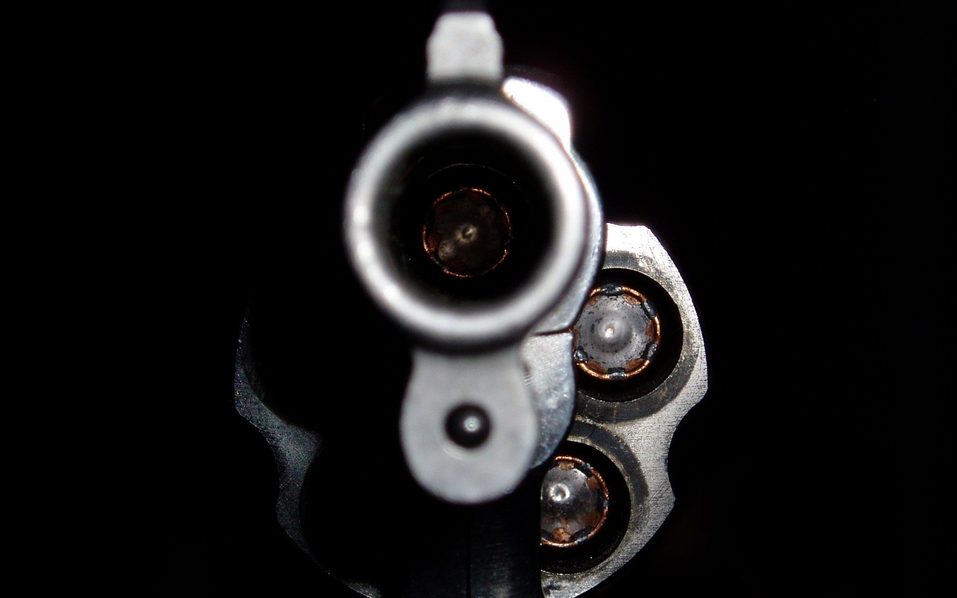 pistolet arme pistolet acier sombre nature morte sécurité bureau munitions vieux vintage danger