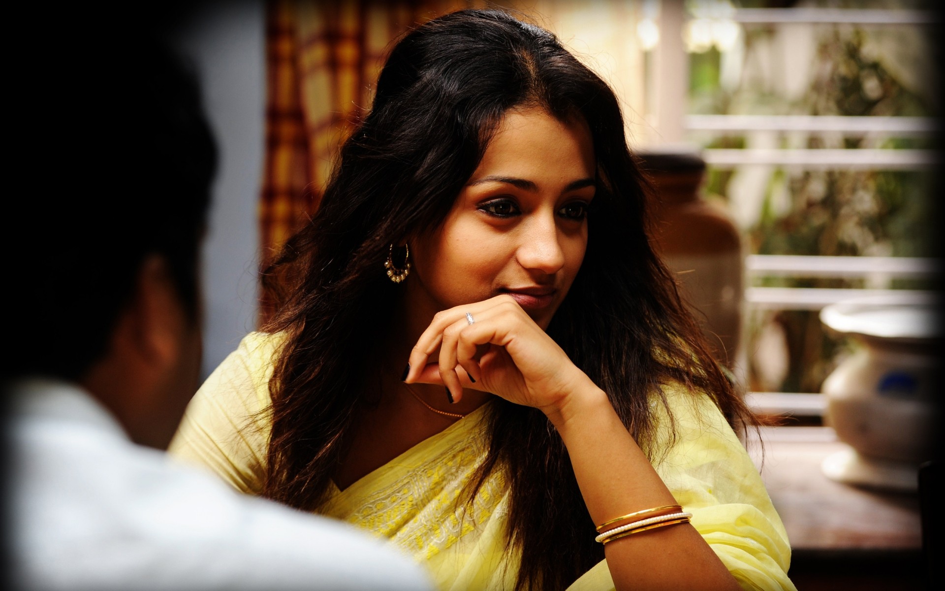 femme à l intérieur expression faciale portrait adulte fille un actrice indienne actrice de bollywood actrice modèle trisha krishnan