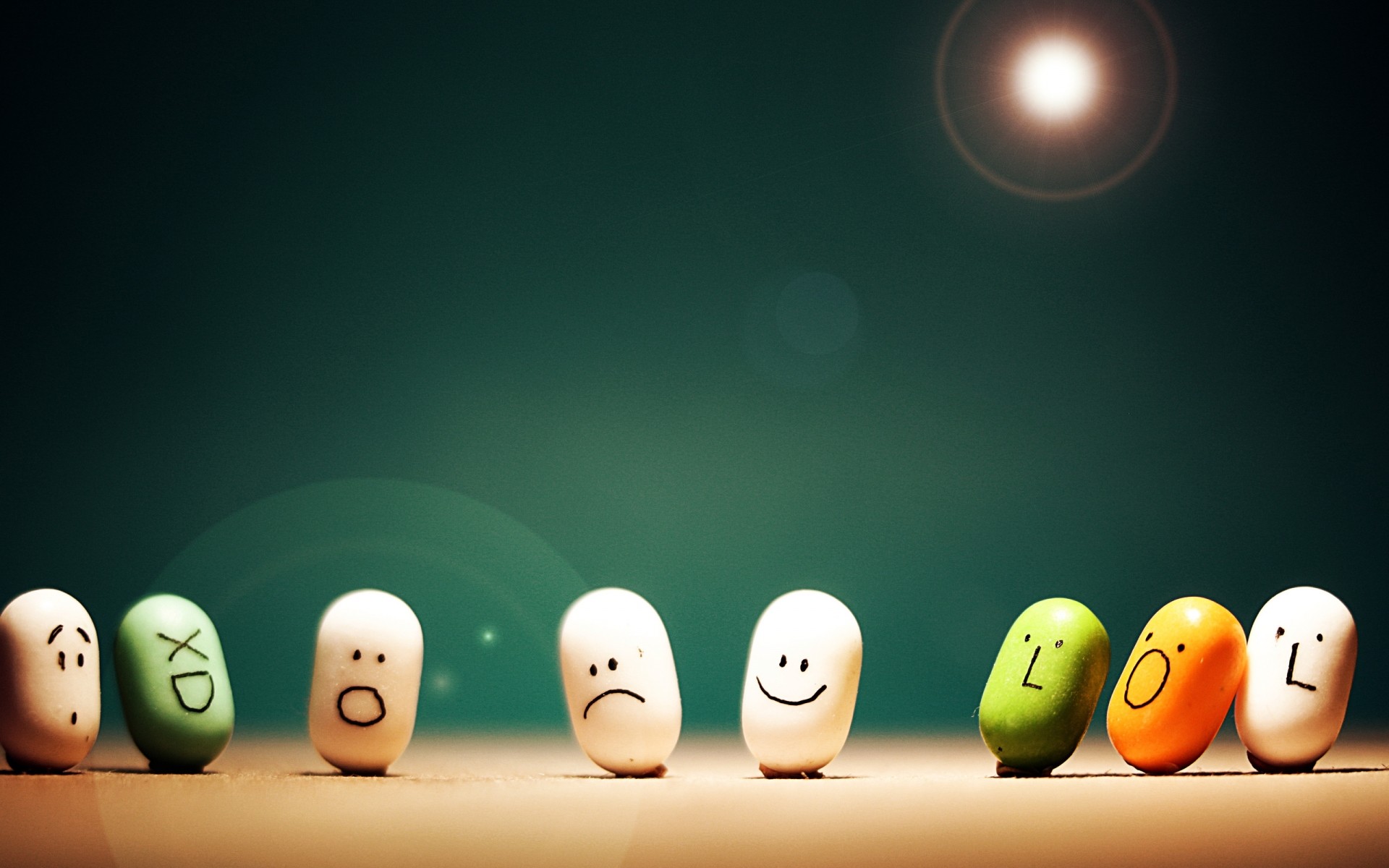 bureau heureux triste en regardant en riant