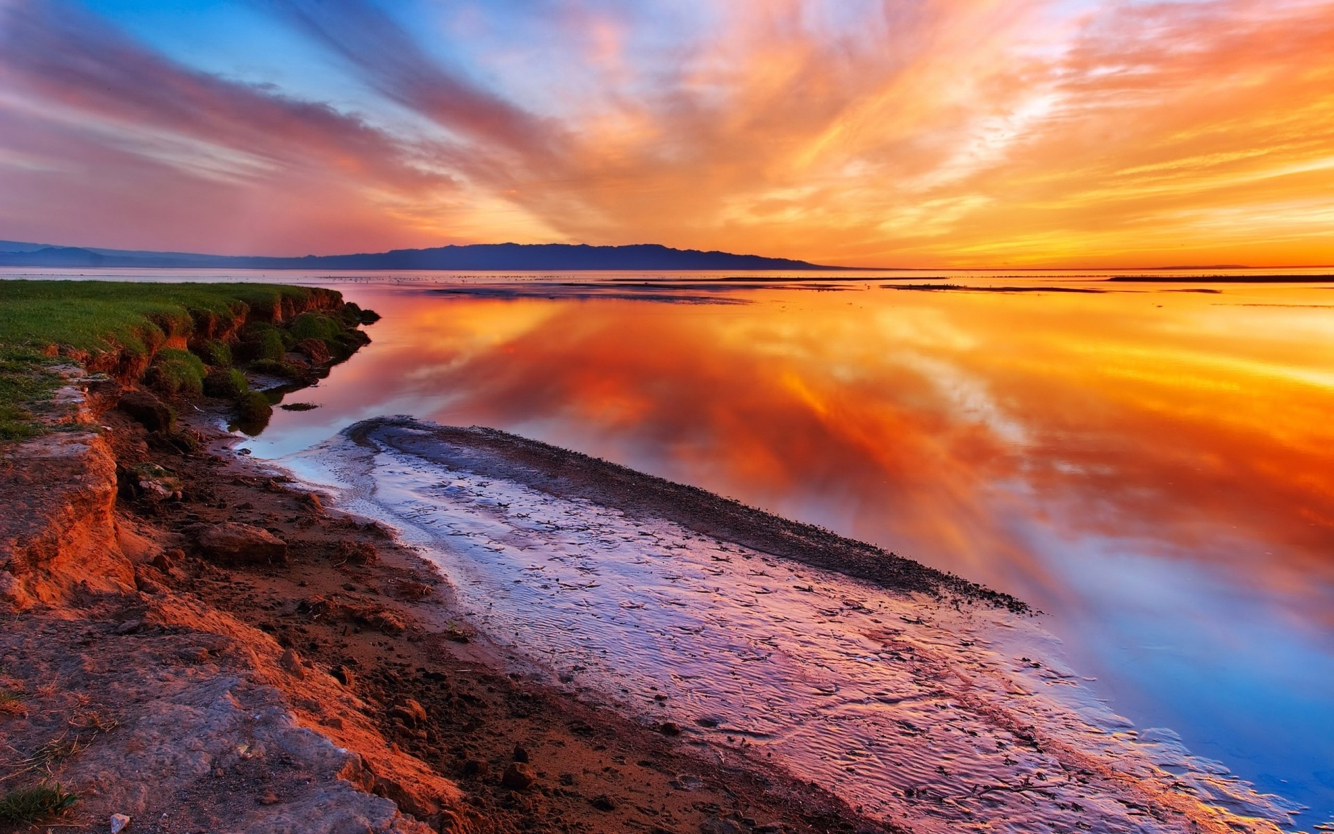 paysage coucher de soleil ciel soir paysage crépuscule aube voyage eau nature à l extérieur soleil mer collines