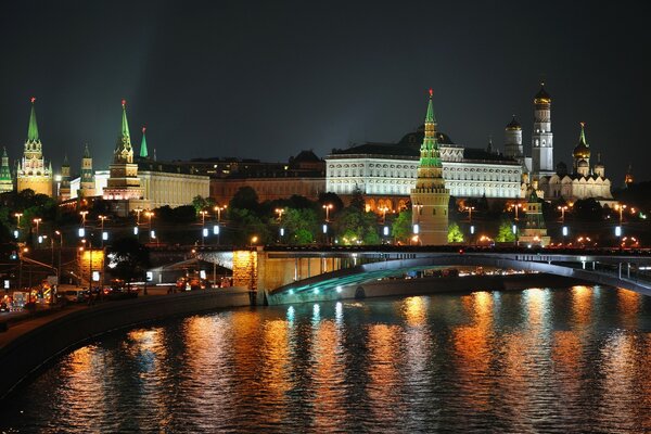 Soirée vue sur la rivière Kremlin Moscou