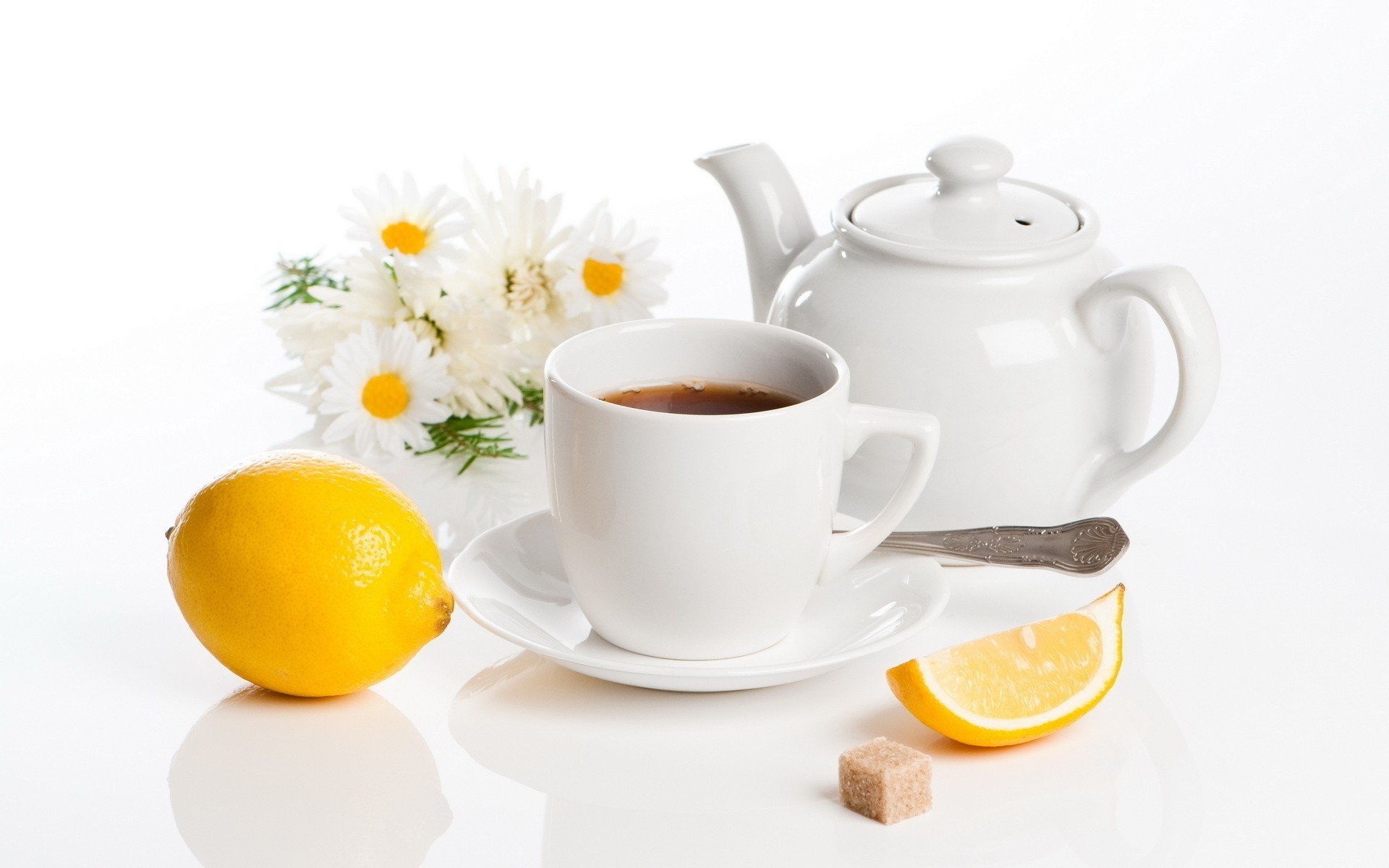 thé petit déjeuner boire coupe aube soucoupe café chaud tasse bureau porcelaine rafraîchissement alimentaire fruits
