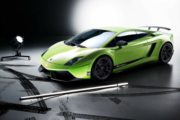 Lamborghini sportif vert