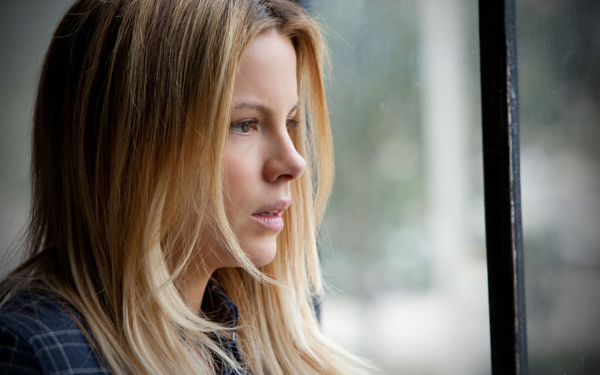 femme fille portrait mode jolie belle modèle blonde blonde célébrité actrice célébrité fille cool