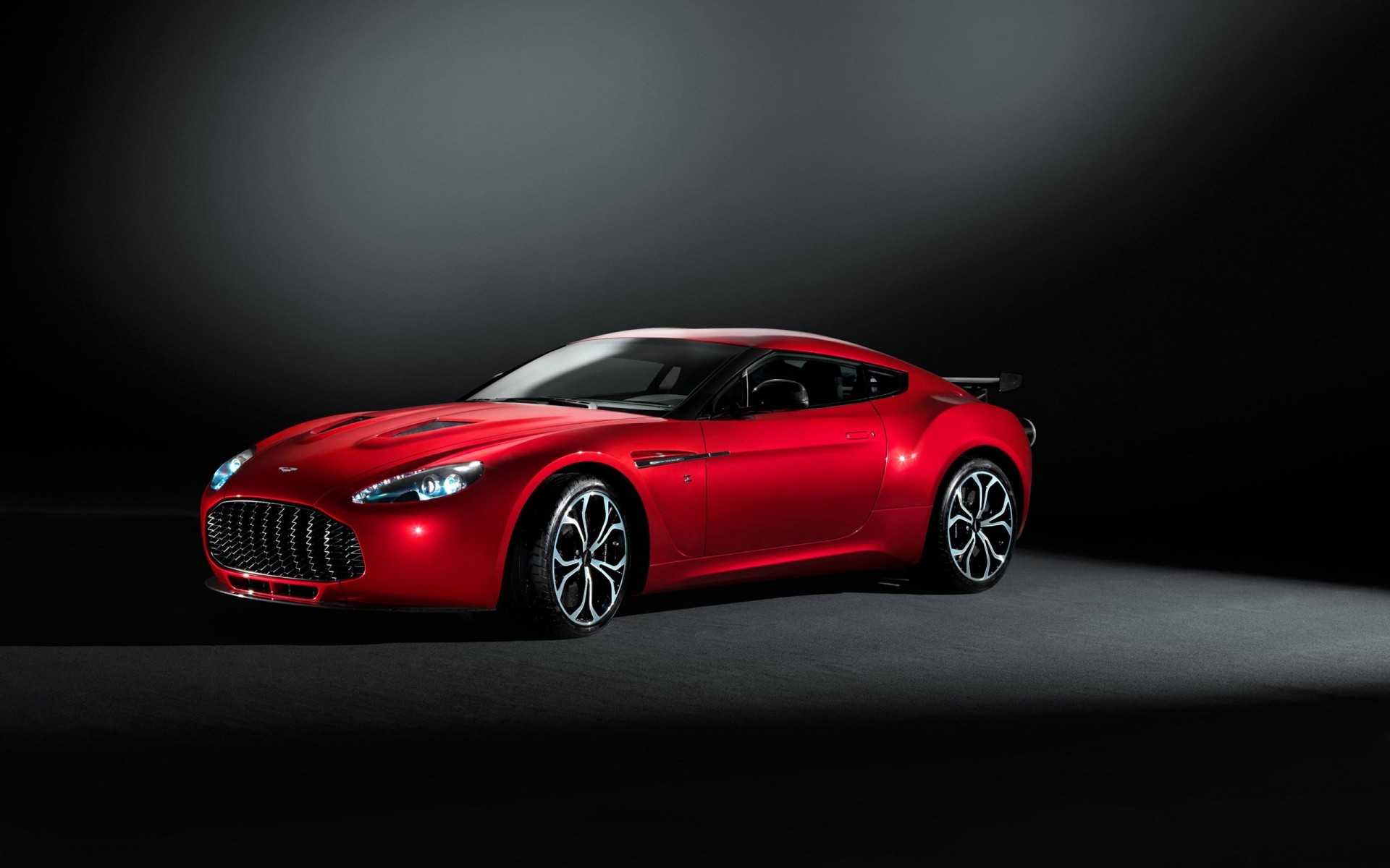 aston martin voiture noir automobile trottoir voiture midi action coupé roues dépêchez-vous asphalte rapide montrer berline flou course aston martin zagato