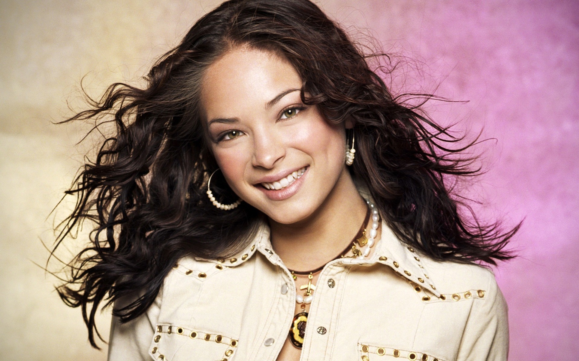 portrait mode femme fille modèle cheveux jolie actrice célébrité célébrité hollywood christine kreuk