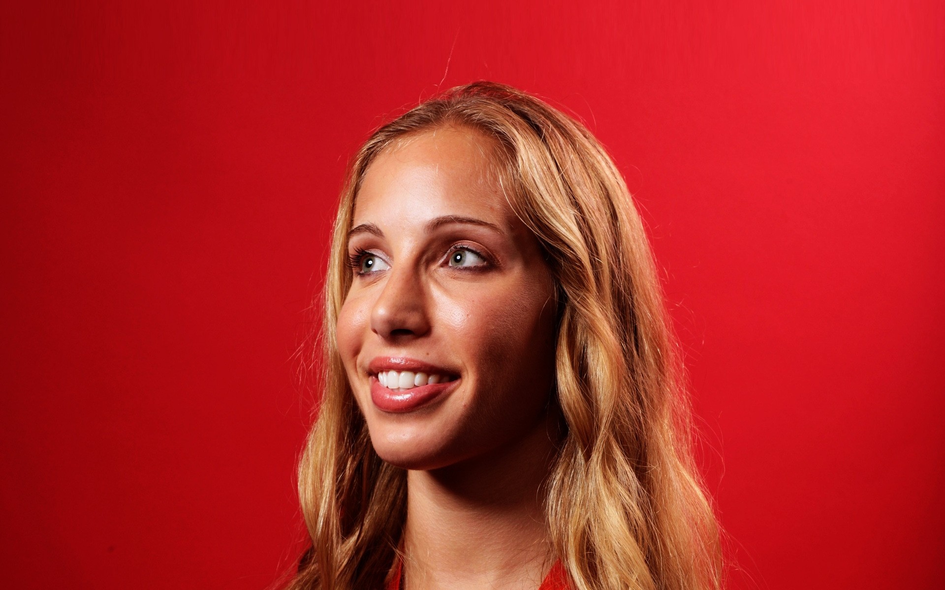 femme portrait mode un joli porter sabre sourire rire zagunis mariel