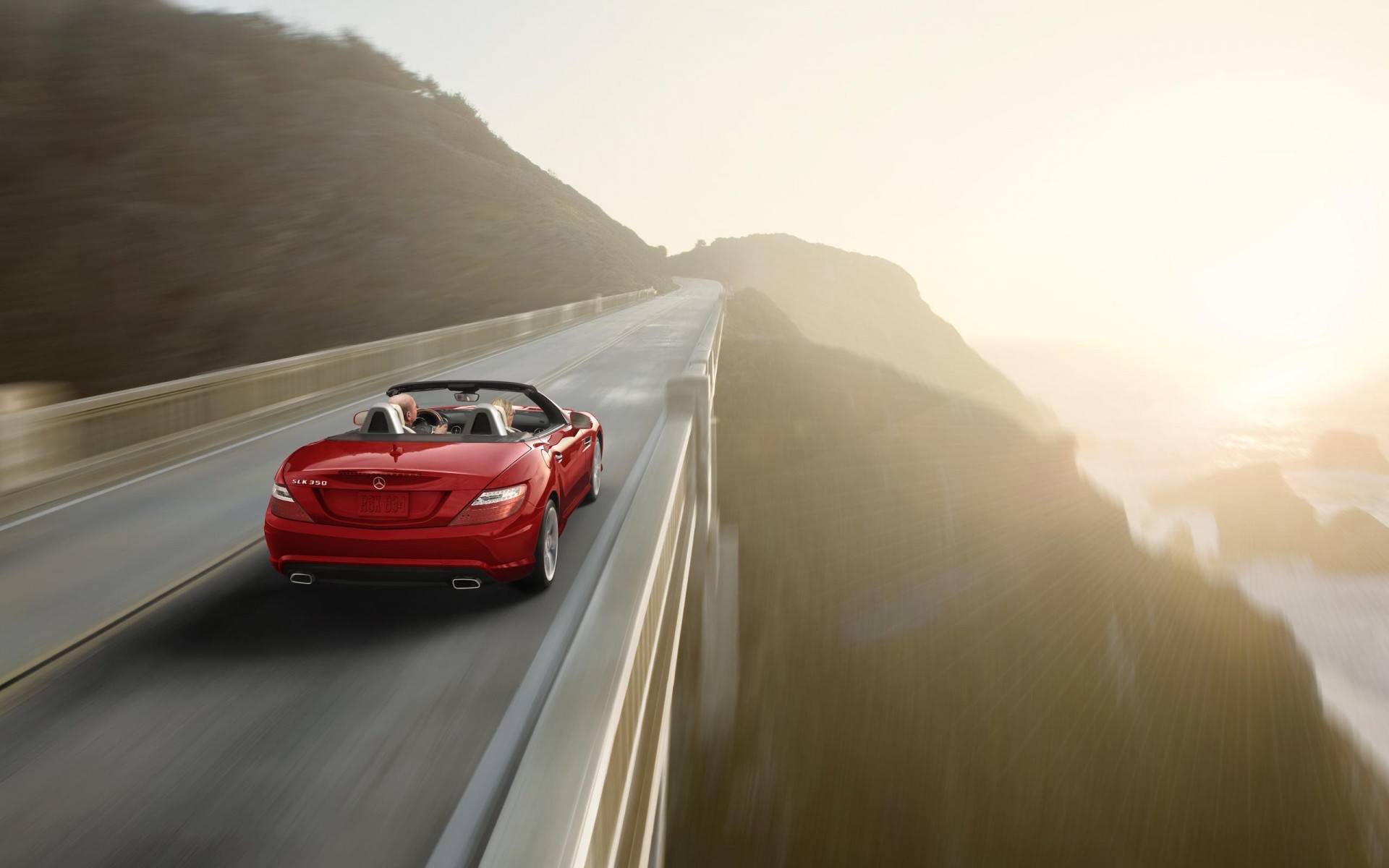 mercedes-benz flou voiture voyage système de transport action voiture dépêchez-vous route coucher de soleil brouillard rapide mercedes-benz slk