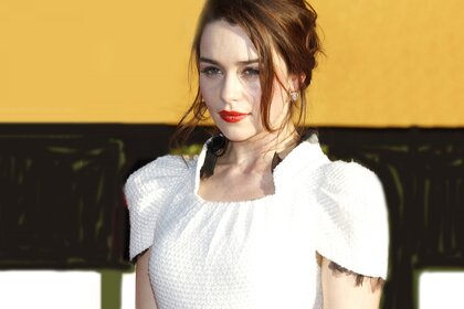 Jeune fille à l intérieur