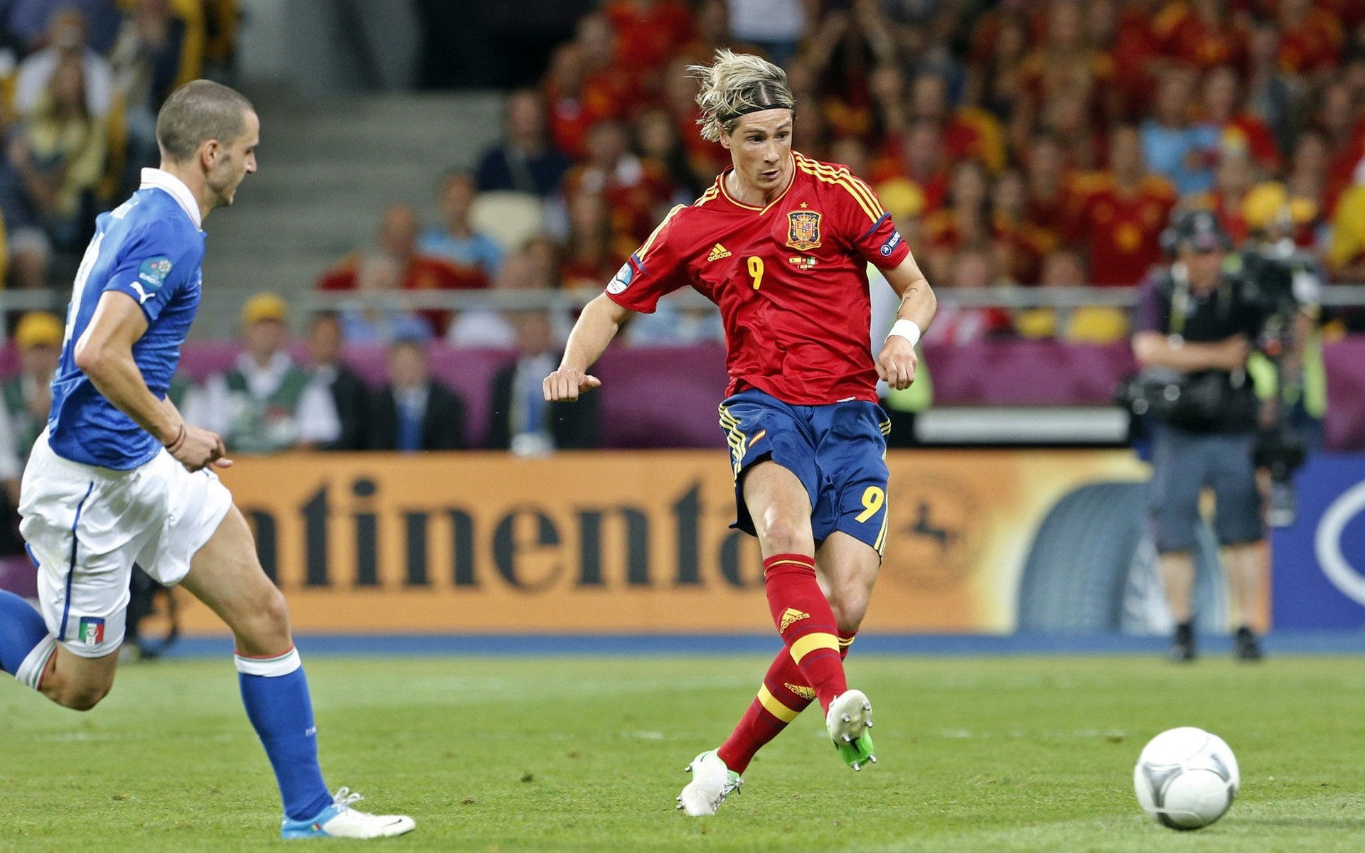 football football compétition athlète match homme balle action adulte pieds stade joueur de football espagne national chelsea angleterre étoile