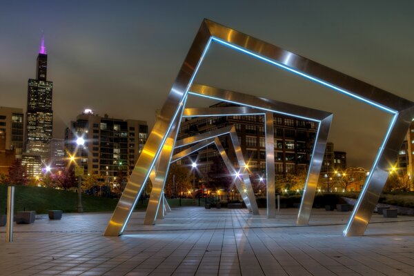 Parc de nuit, architecture et lumières de la ville. AMÉRICAIN