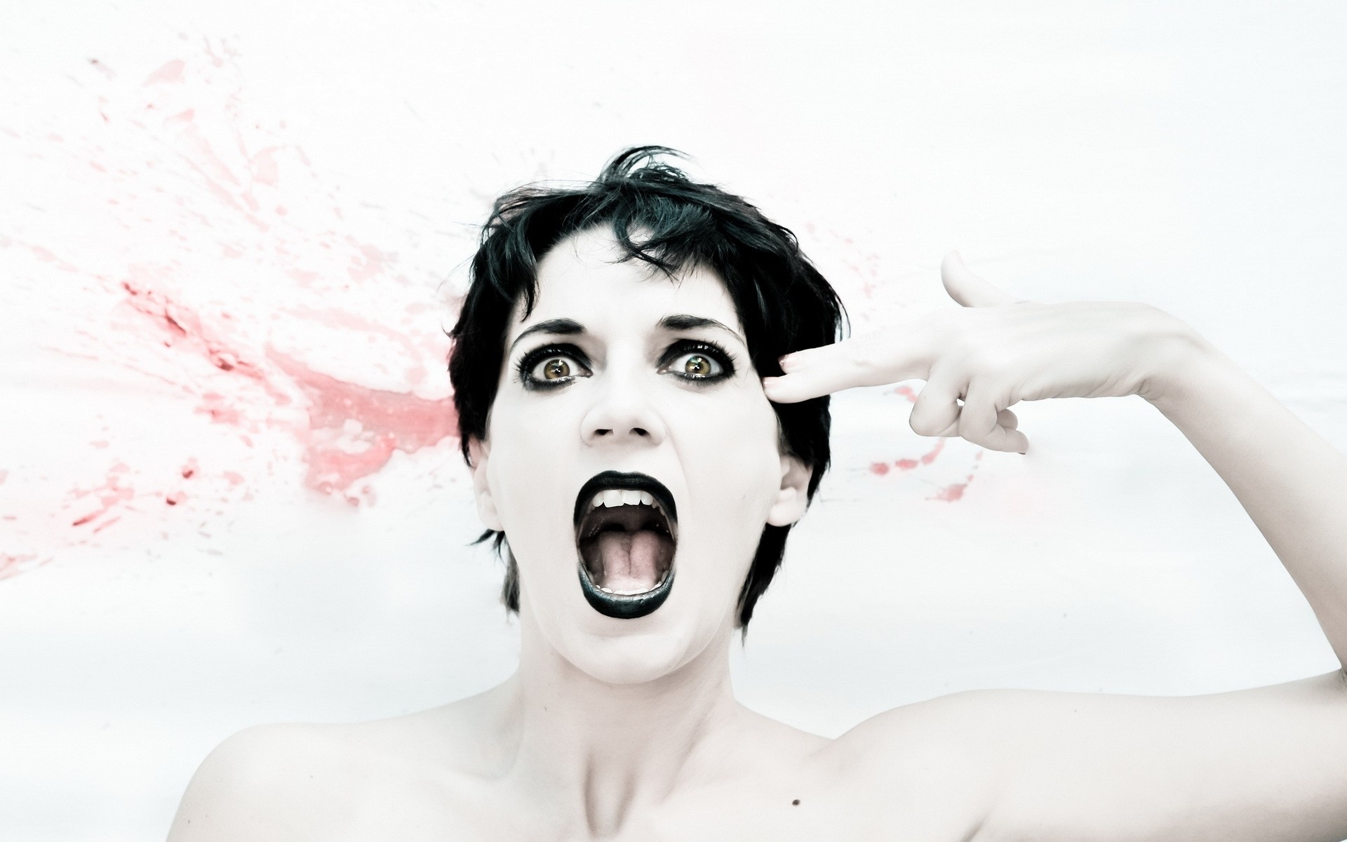 fille femme portrait jeune mode visage belle adulte glamour modèle brunette un homme situation femme choquée visage choqué