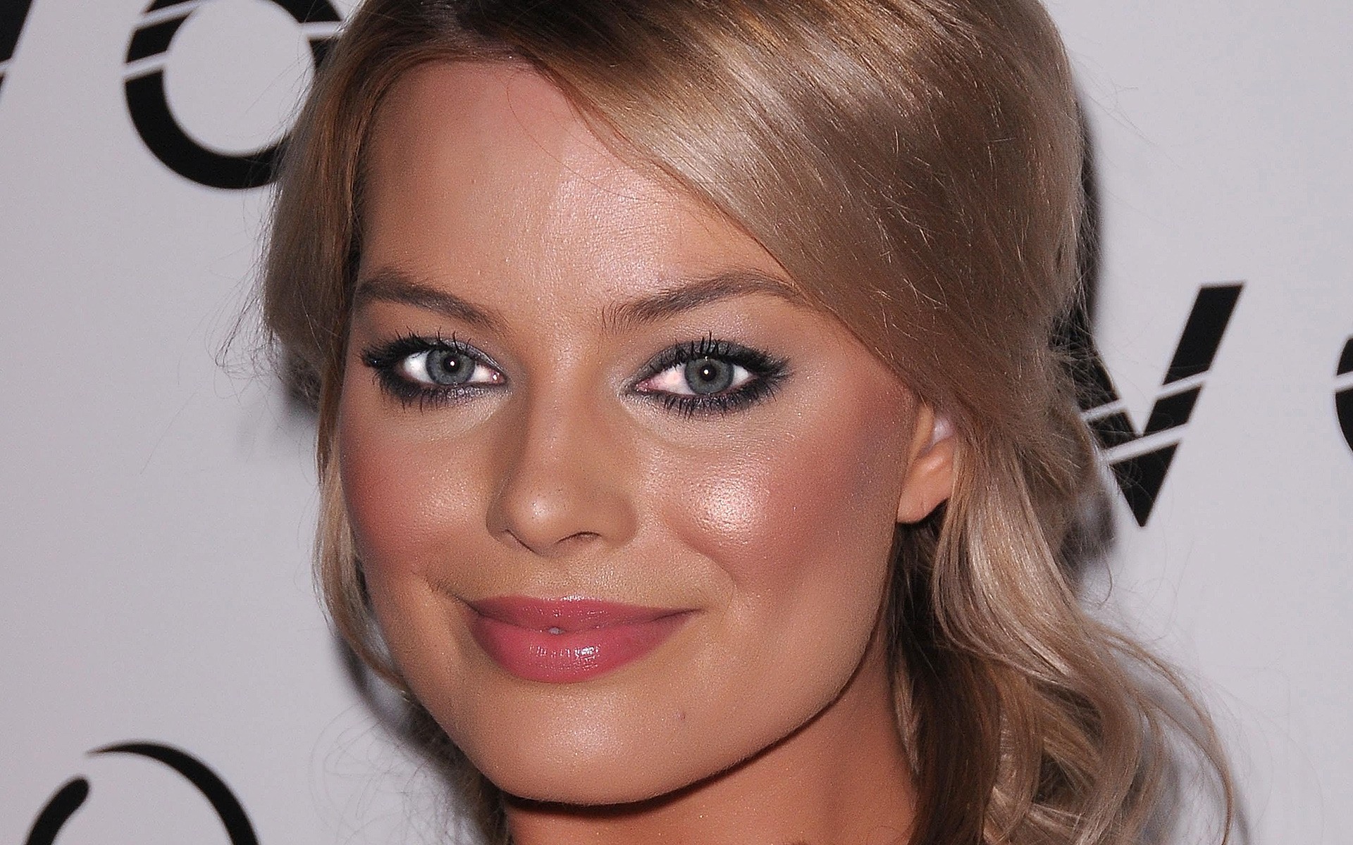 femme mode promotion margot robbie