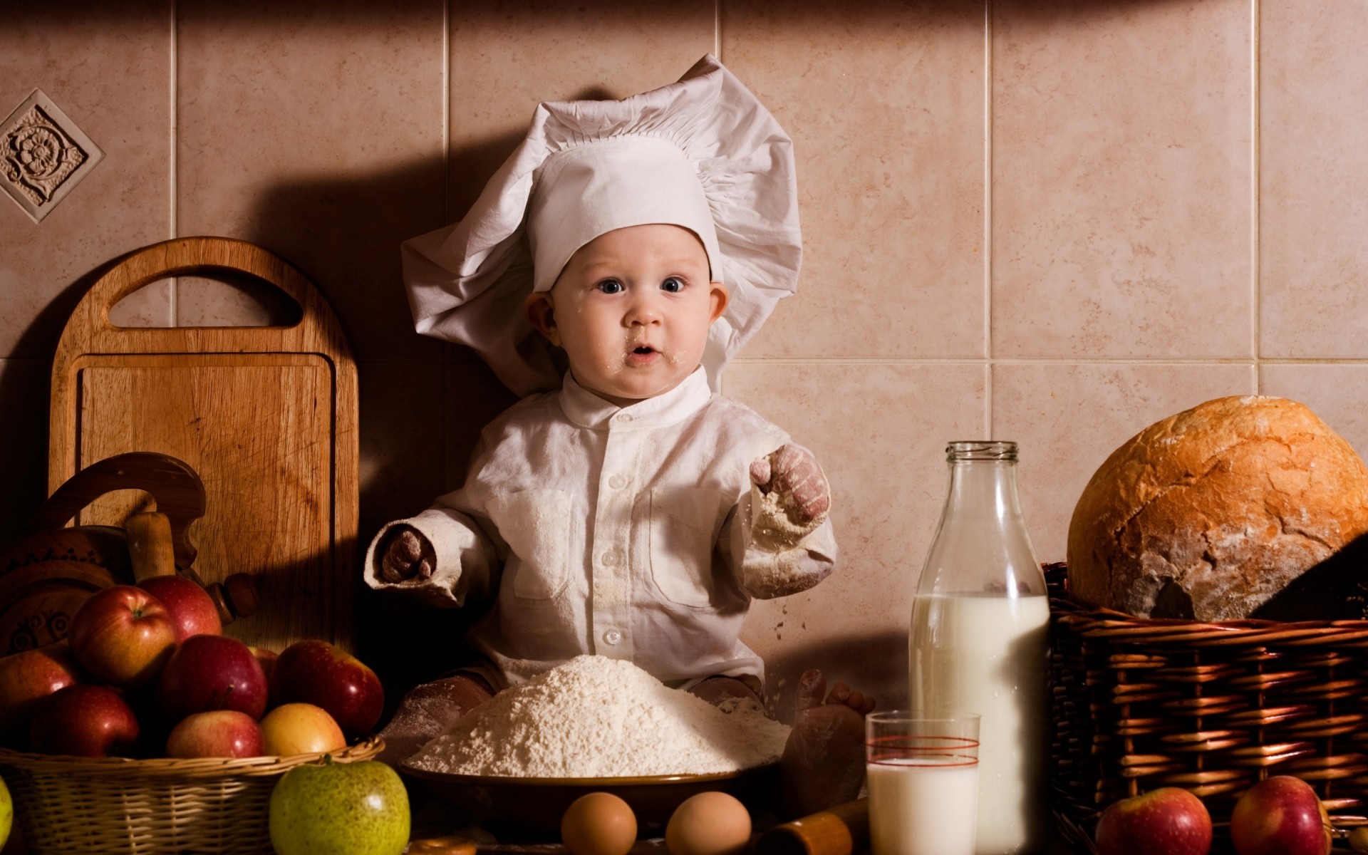 enfant à l intérieur famille repas chef garçon lait pommes