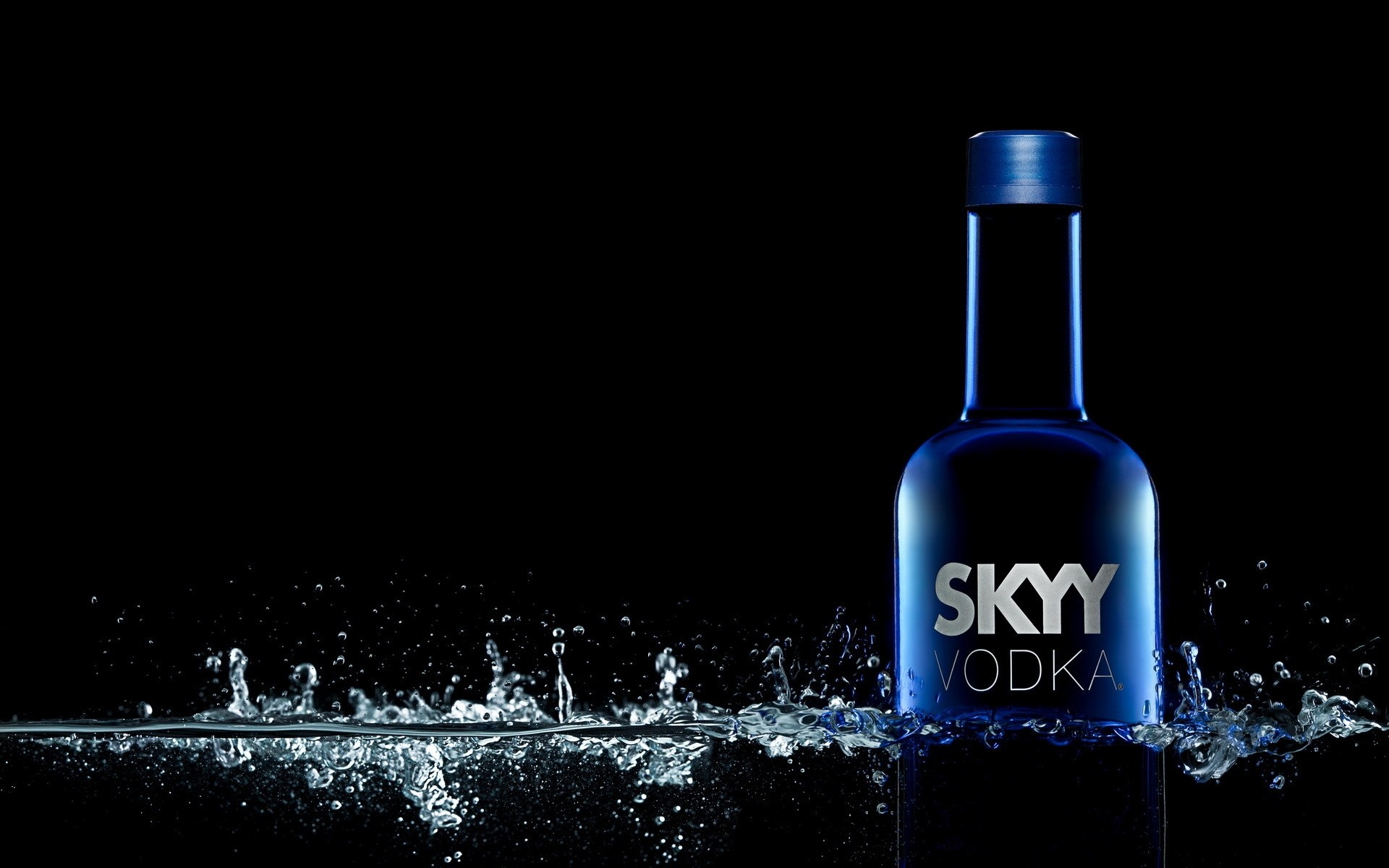 eau verre liquide froid sombre bouteille humide boire skye vodka