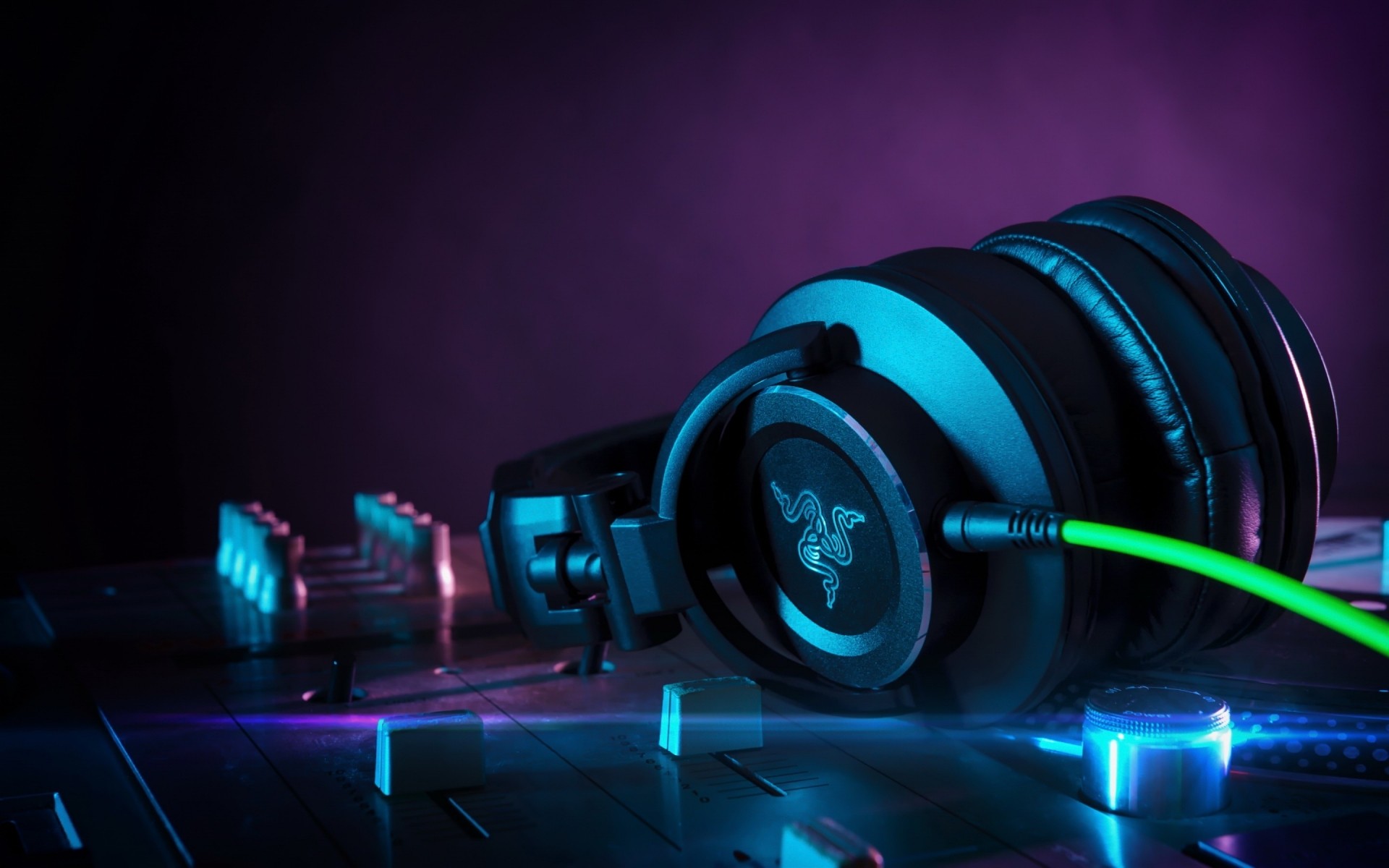 technologie lumière écouteurs gadgets technicien