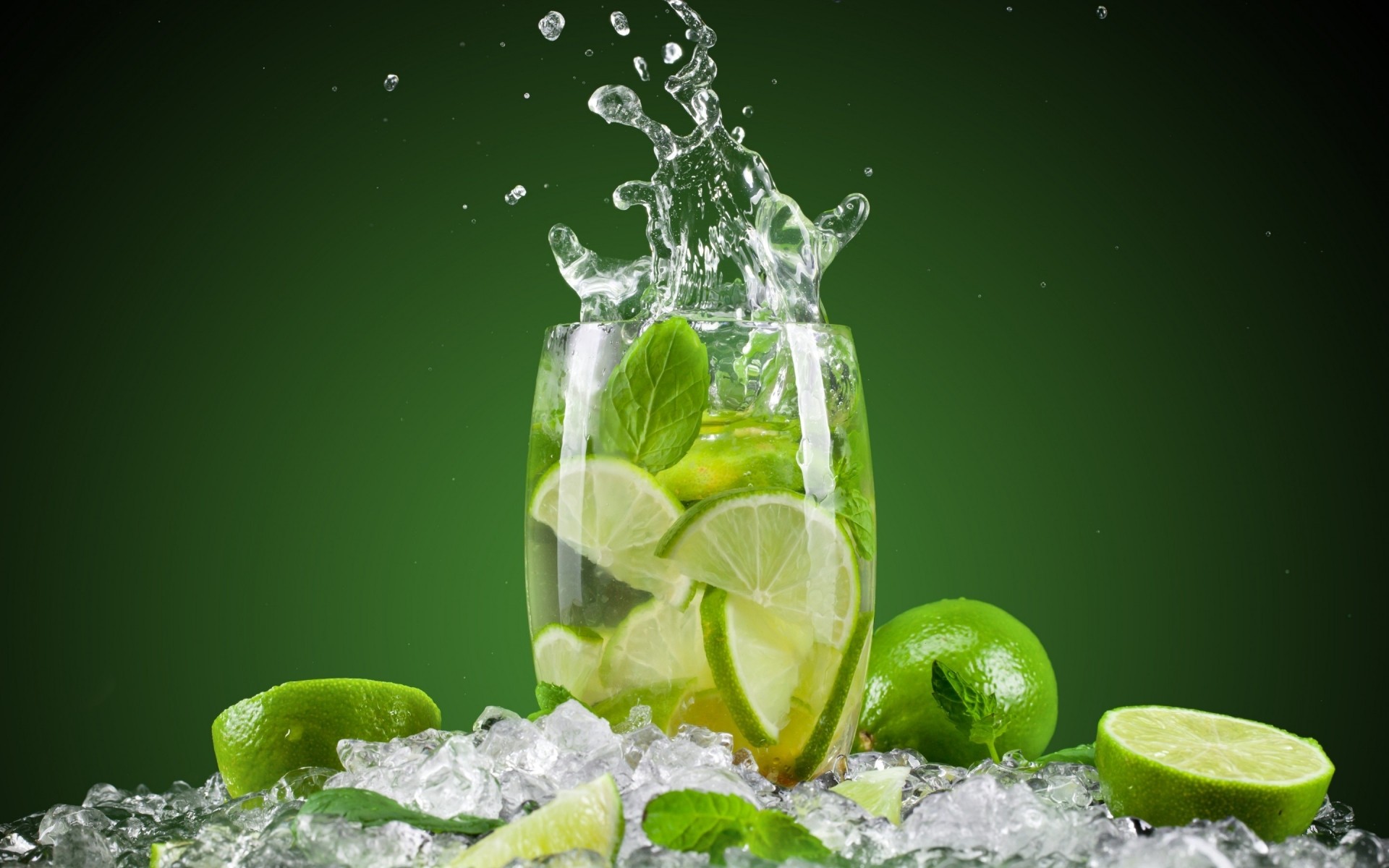 goutte eau humide froid liquide boire bulle verre glace fraîcheur frais rafraîchissement feuille soda clair splash propre nature chaux fruits mojito cocktail