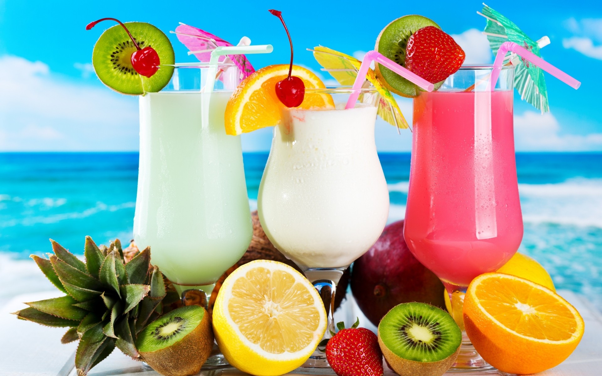 tropical jus été fruits verre cocktail agrumes exotique boire nourriture juteuse paille pamplemousse citron rafraîchissement santé doux froid limonade pinacolada cocktails boissons