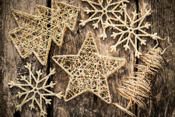 Petites décorations de Noël dorées