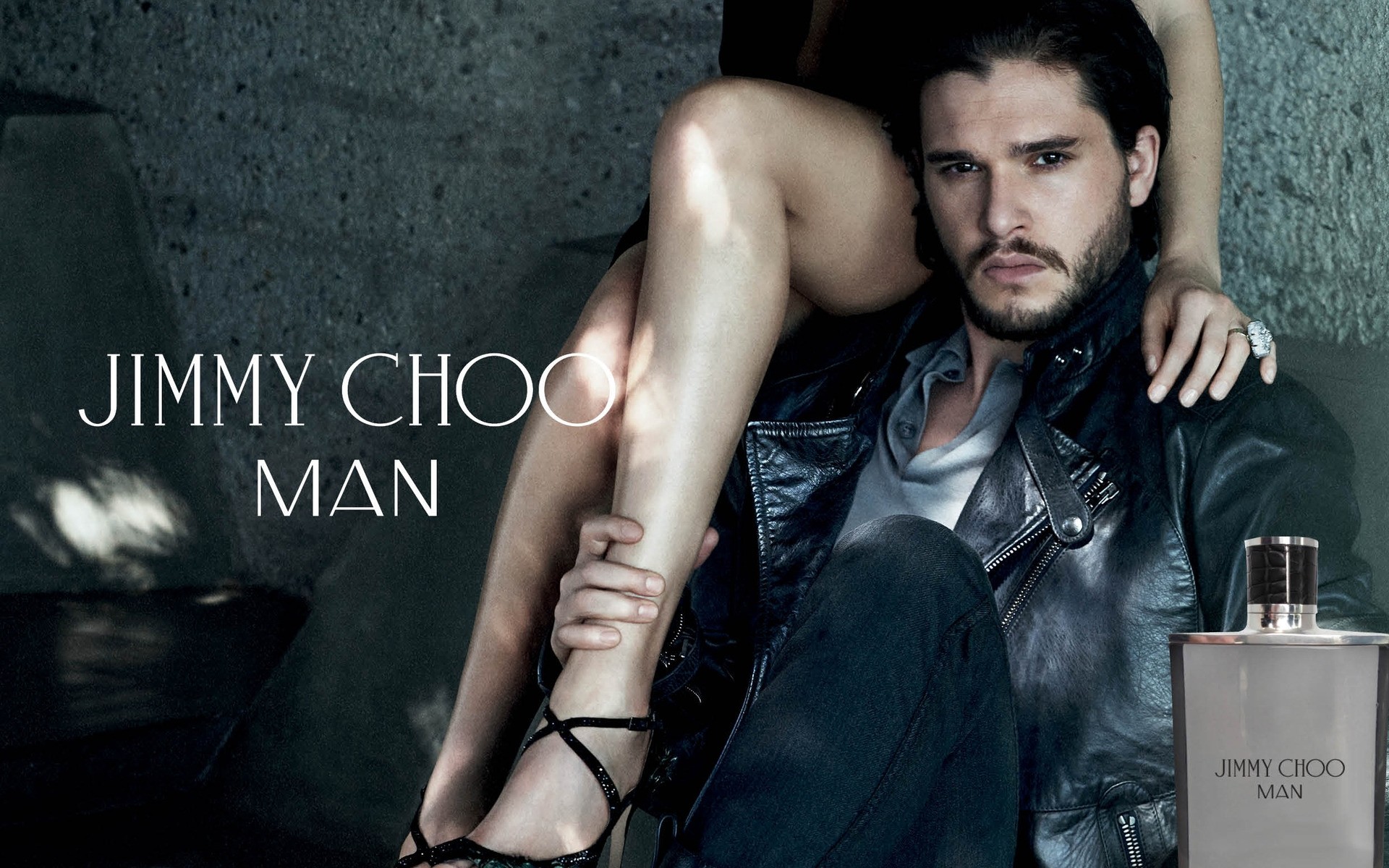 mode sombre à l intérieur femme homme sexy glamour un kit harington jimmy choo