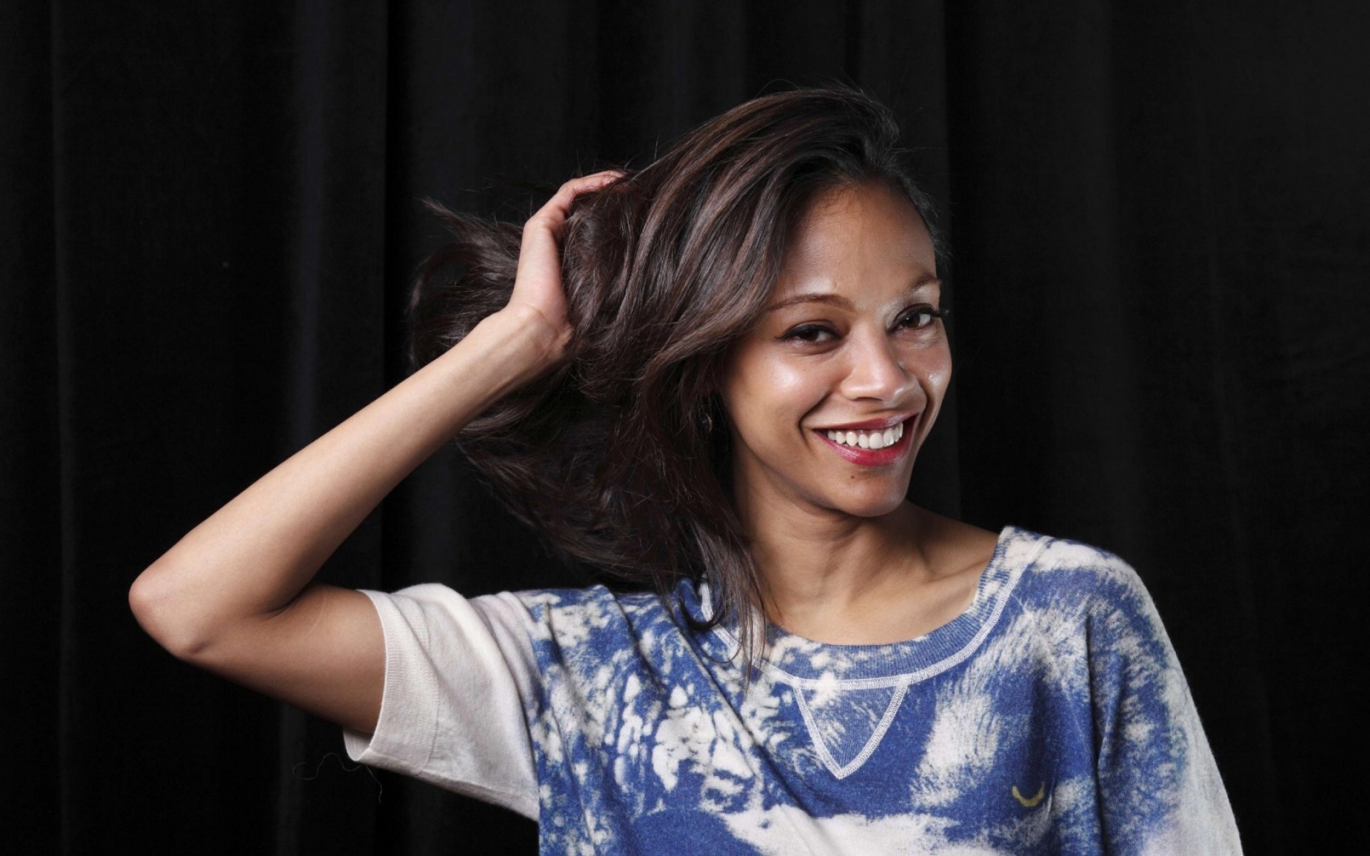 femme portrait mode unique fille adulte porter jolie actrice