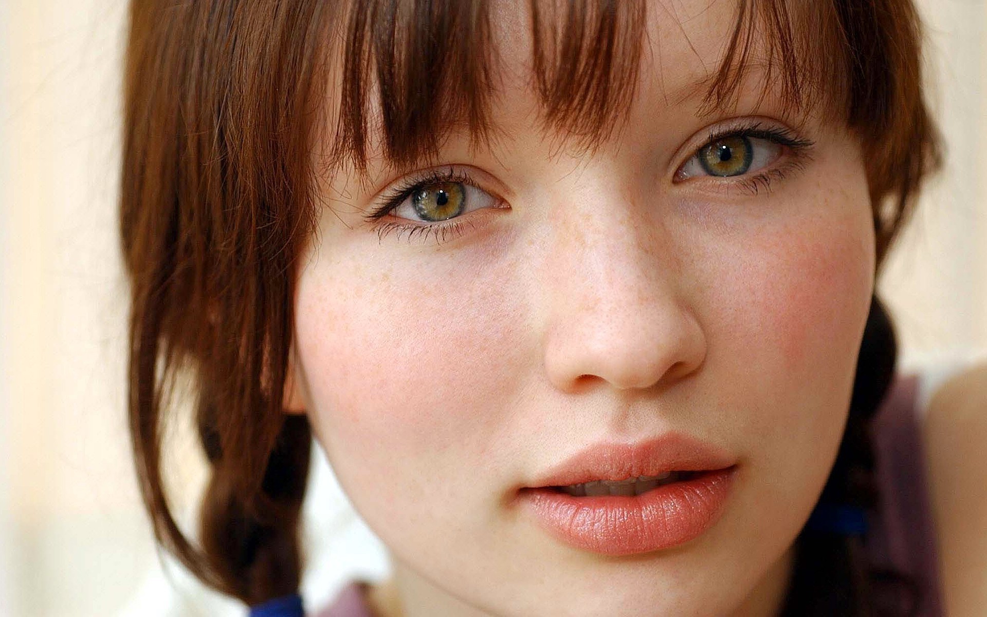 femme portrait fille mode oeil mignon jolie visage jeune modèle enfant cheveux lèvres adolescents emily browning