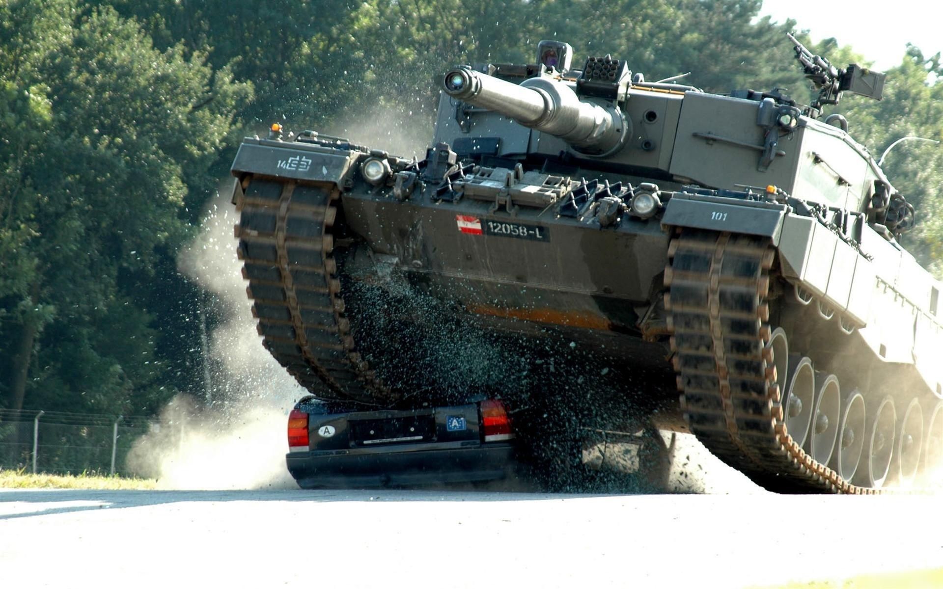 équipement au sol automobile système de transport machine réservoir militaire puissance armée guerre armes industrie équipement sol extérieur camion