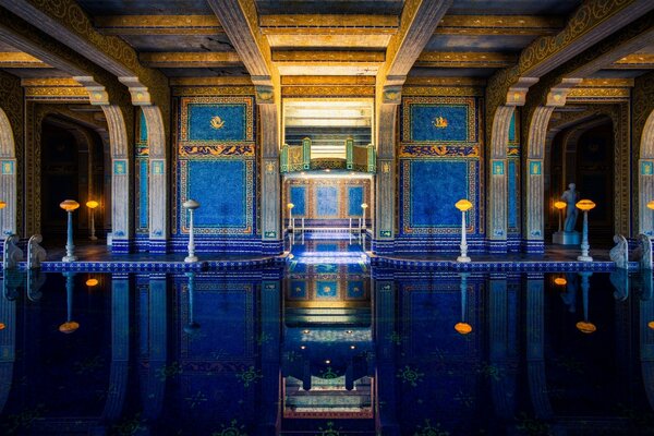 Architecture de la pièce et décoration intérieure en bleu