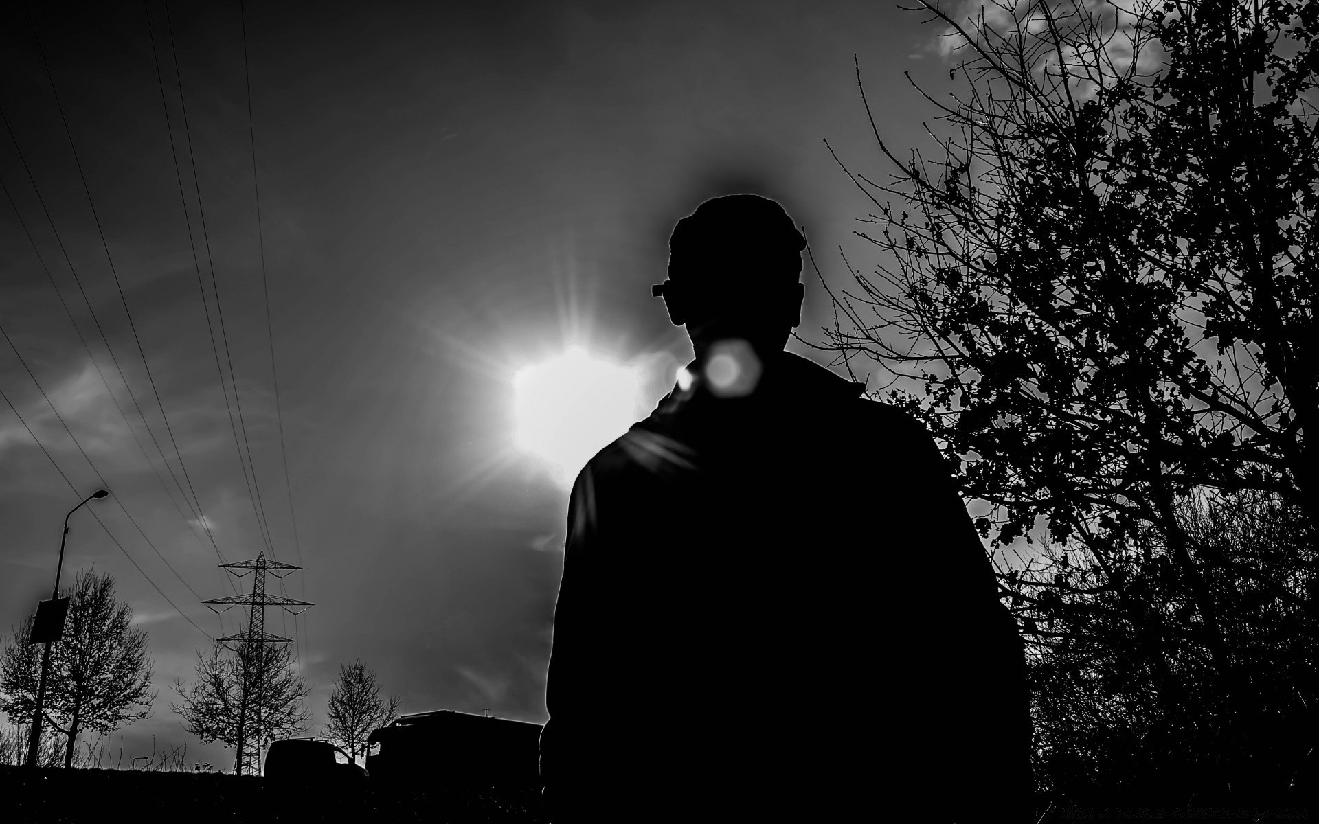 noir et blanc silhouette monochrome homme coucher de soleil lumière soleil sombre ombre ciel rétro-éclairé portrait