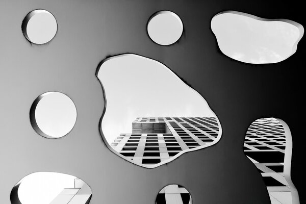 Réflexion du bâtiment dans les gouttes d eau