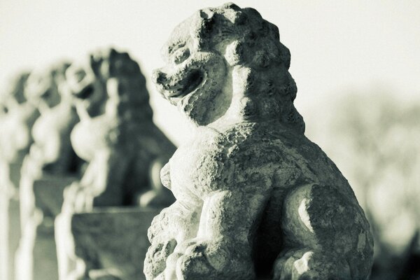 Sculptures sur poteaux Chine