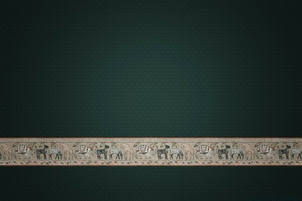 Bande avec motif antique sur fond noir