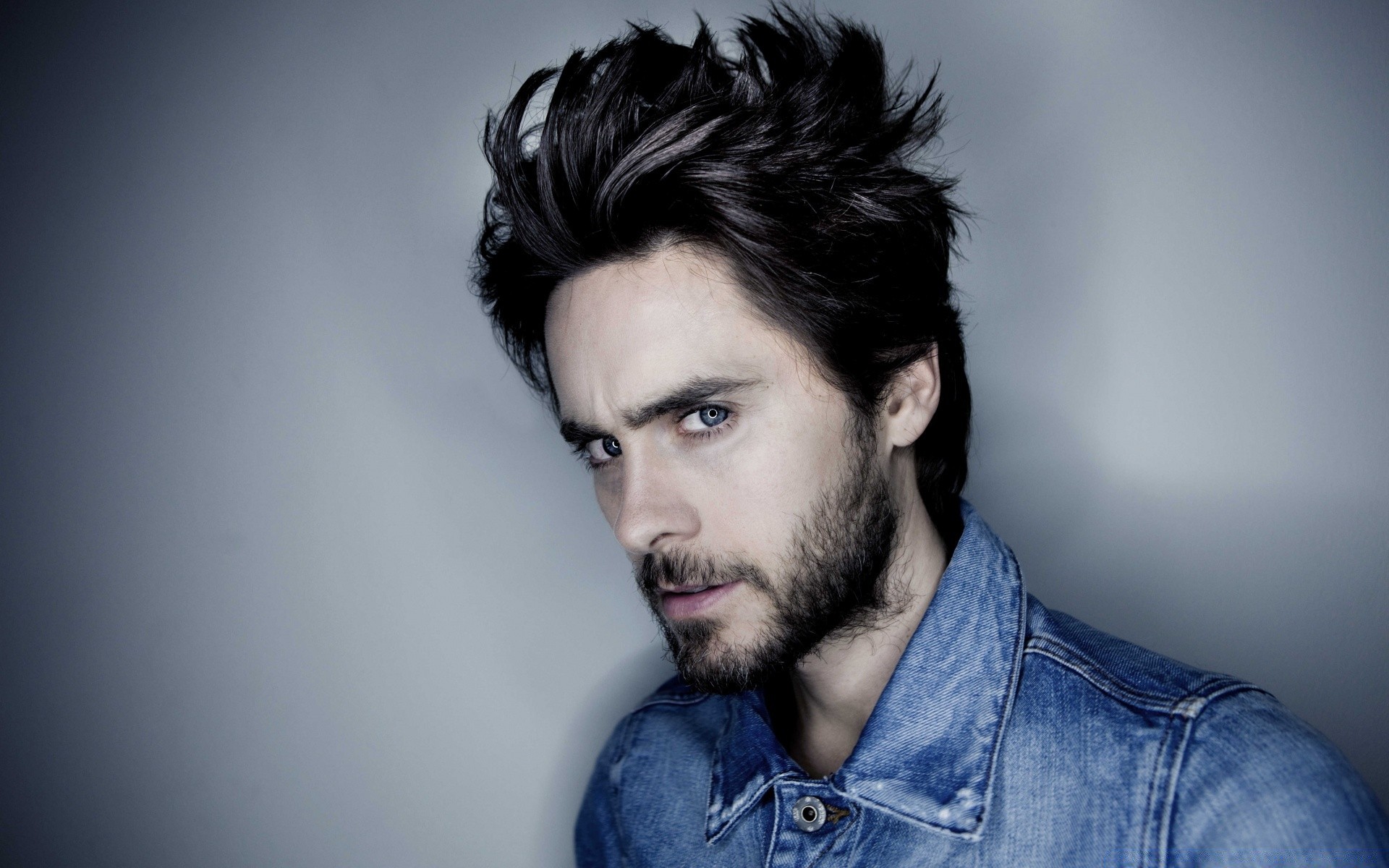 chanteur portrait homme unique mode adulte belle modèle studio occasionnel visage