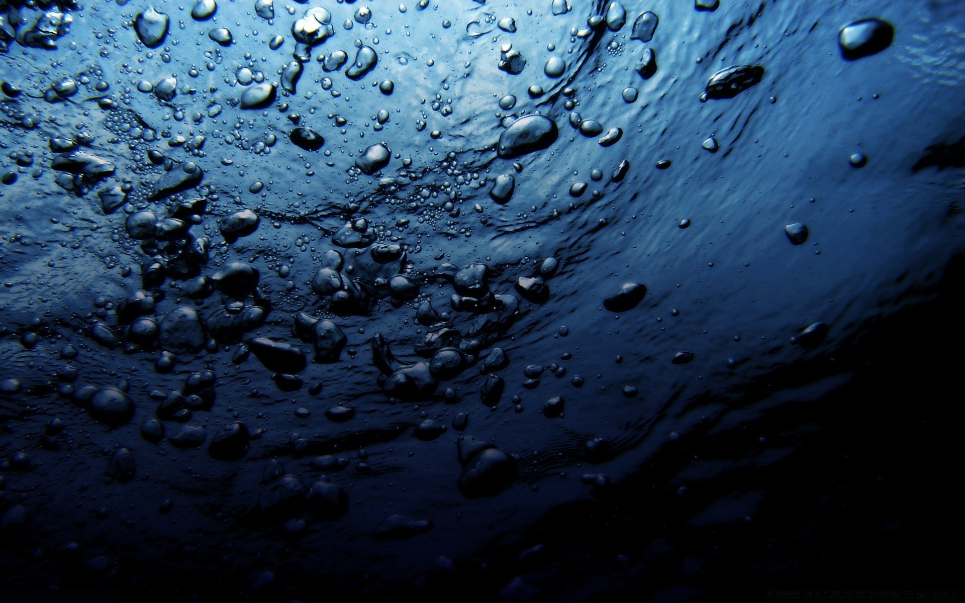 gouttelettes d eau humide pluie goutte gouttes eau bulle splash clair propre propreté liquide rosée sous-marin goutte d eau lavage ondulation flux lisse turquoise gouttes