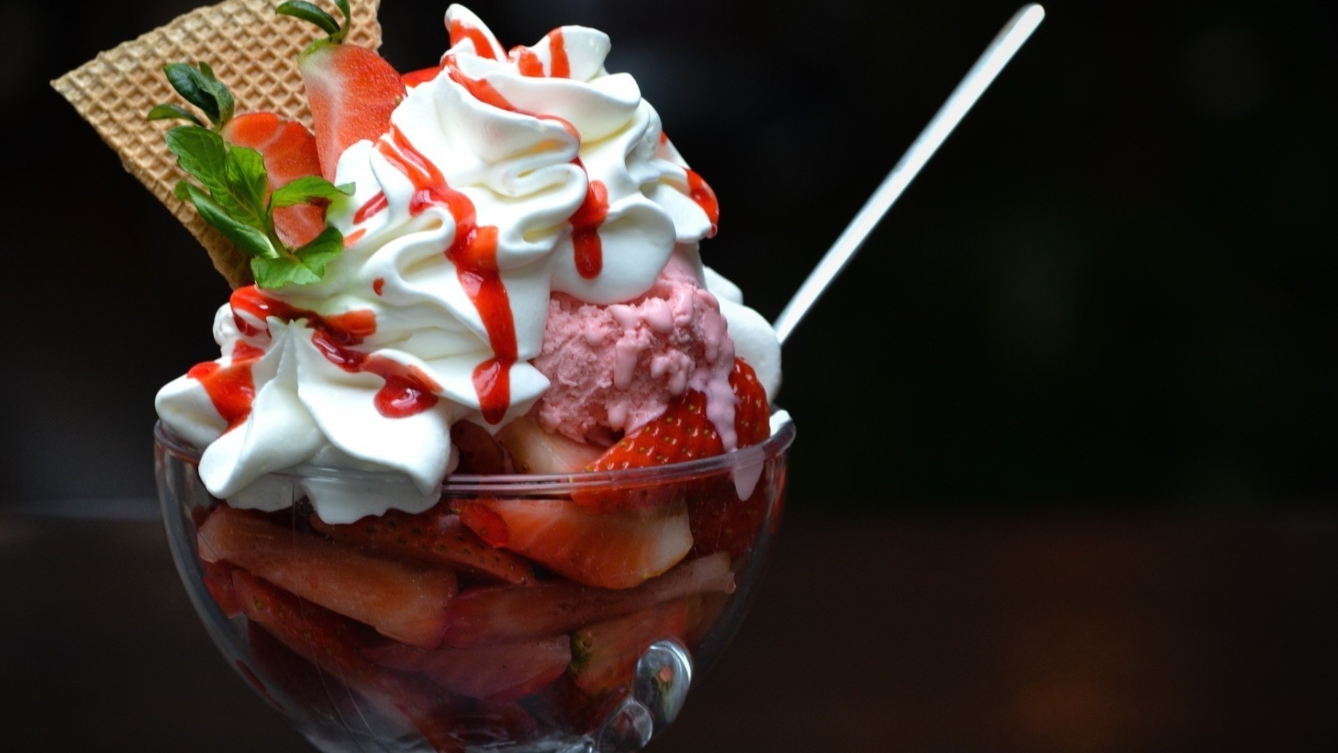 crème douce chocolat vanille délicieux fruits alimentaire fraise glace crémeux rafraîchissement sucre produits laitiers baie crème fouettée scoop froid congelé menthe