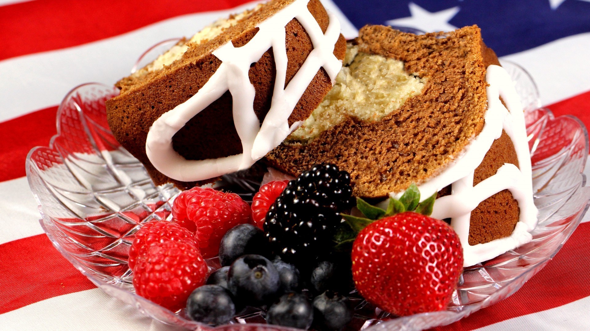 doux chocolat délicieux alimentaire gâteau crème fruits confiserie sucre épicure baie rafraîchissement délicieux framboises maison plaque petit déjeuner goody biscuits