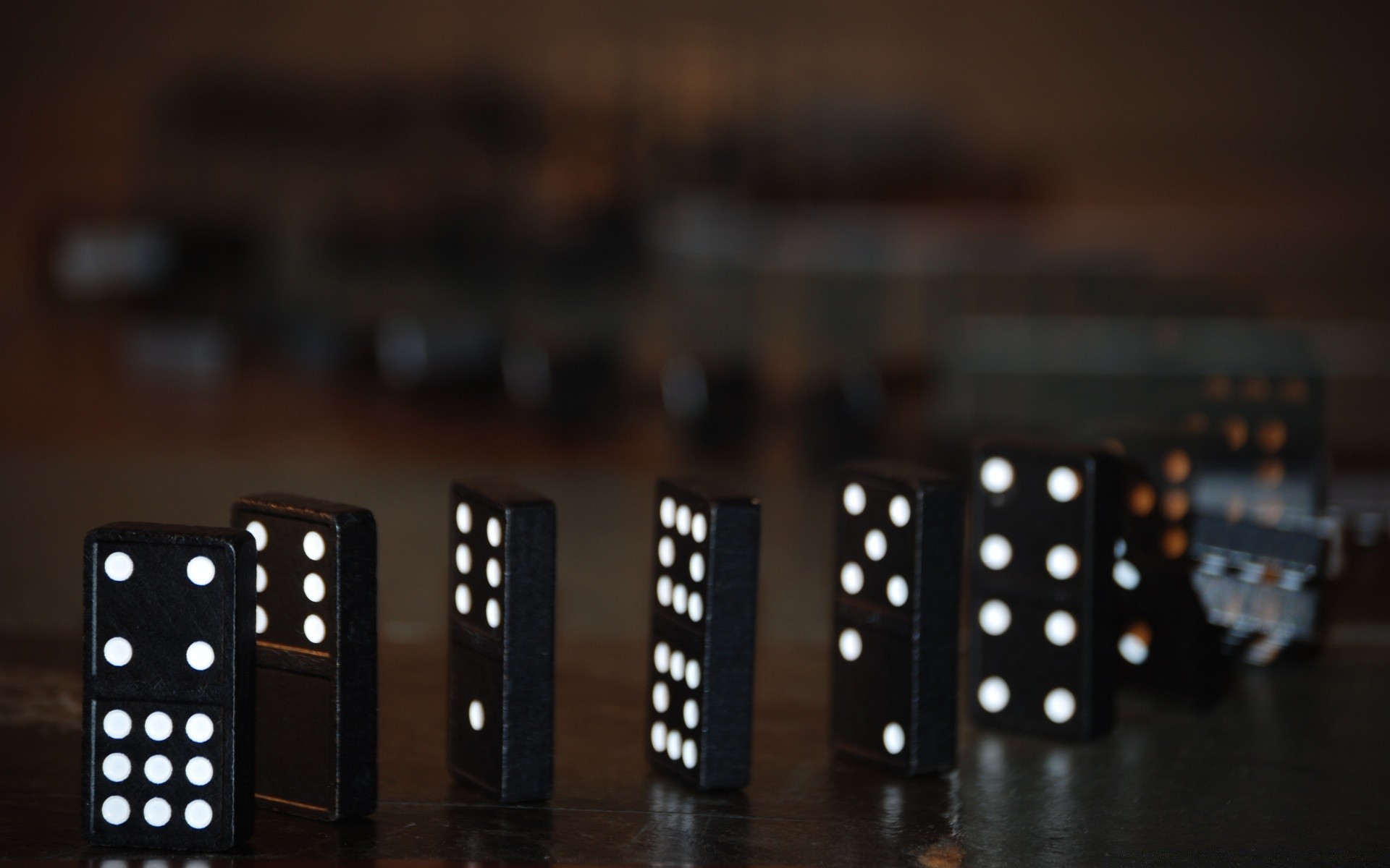 macro flou domino à l intérieur dés jeu nature morte nombre réflexion technologie loisirs lumière dof ville jeux