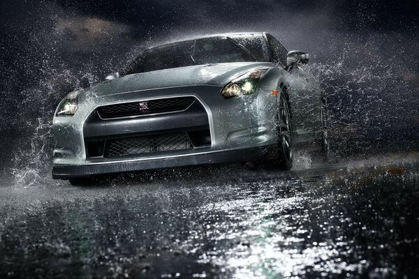 Voiture de sport Popol sous la pluie
