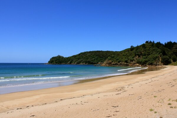 Azur océan et sable doré