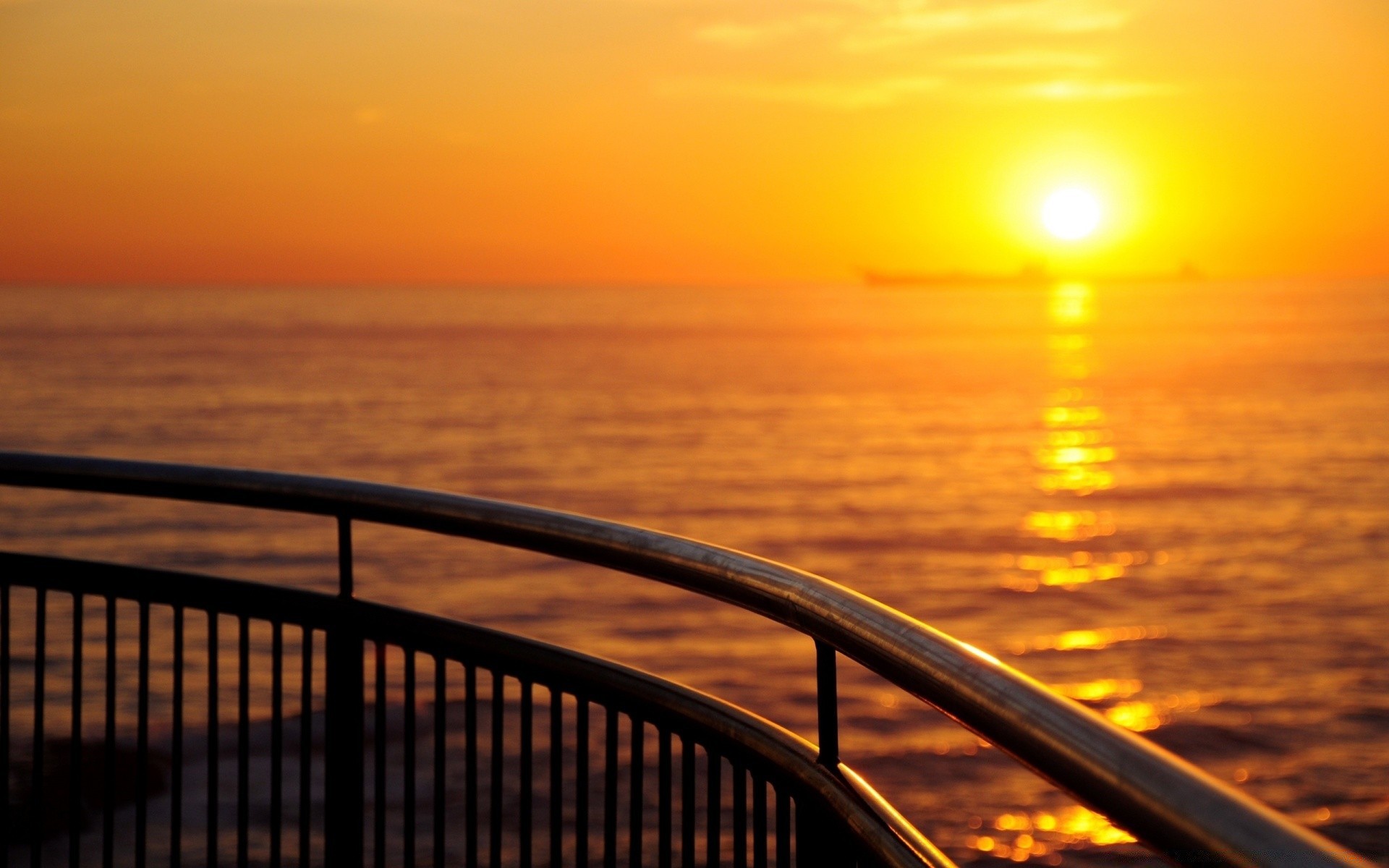mer et océan coucher de soleil aube crépuscule soleil soir eau plage mer voyage océan pont beau temps ciel paysage réflexion paysage
