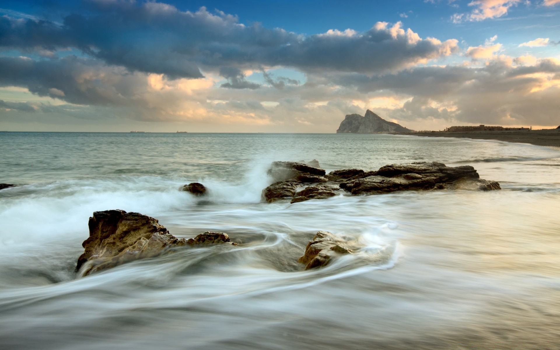 mer et océan eau coucher de soleil plage mer océan paysage aube surf mer voyage ciel paysage soleil vague crépuscule soir nature