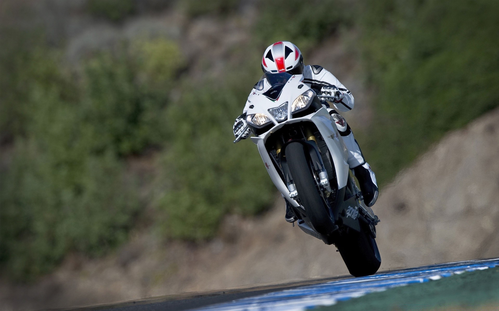 sport vélo course motard concurrence casque action coureur voiture dépêchez-vous roue aventure cycliste piste tour en plein air sport un